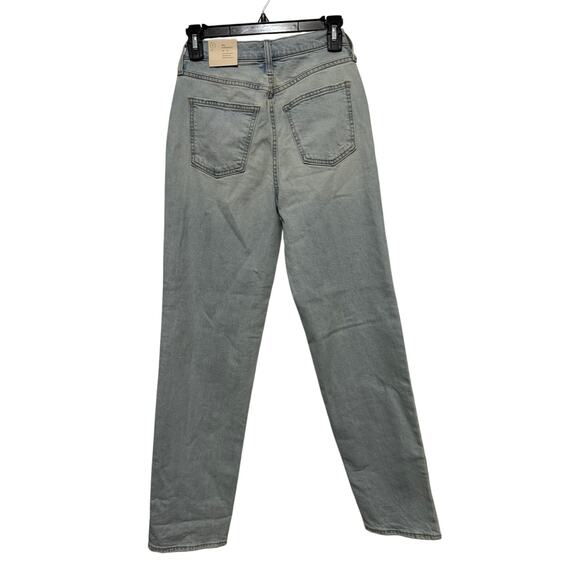 Universal Thread Jeans - Size 2 - Picture 4 of 12